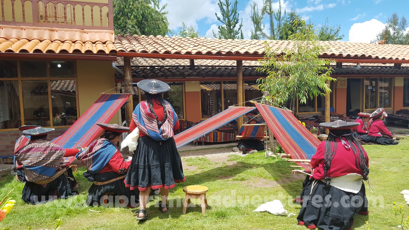 Weaving in Chinchero 